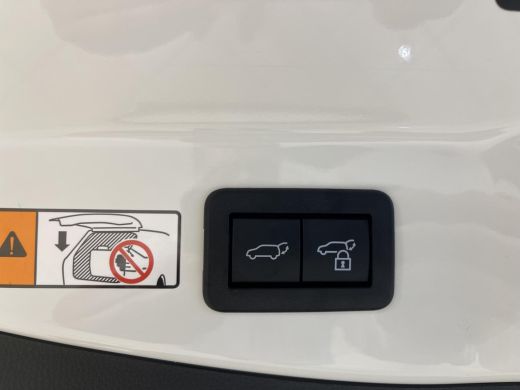 Toyota C-HR 2.0 Plug-in Hybrid 220 GR SPORT ActivLease financial lease