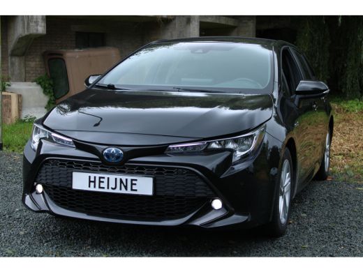Toyota Corolla 1.8 HYBRID AUT. DYNAMIC NAVI/CAMERA/CARPLAY ActivLease financial lease