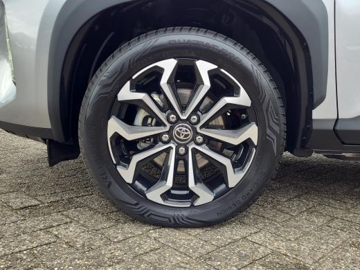 Toyota Yaris Cross 1.5 Hybrid 115 First Edition | Parkeersensor | Blindspot | Apple CarPlay | Rijklaarprijs incl. ga... ActivLease financial lease