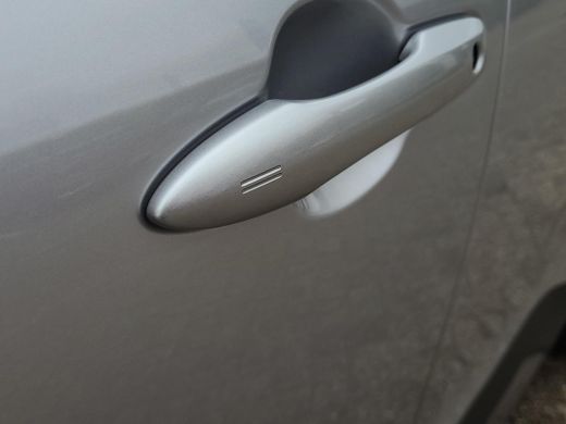 Toyota Yaris Cross 1.5 Hybrid 115 First Edition | Parkeersensor | Blindspot | Apple CarPlay | Rijklaarprijs incl. ga... ActivLease financial lease