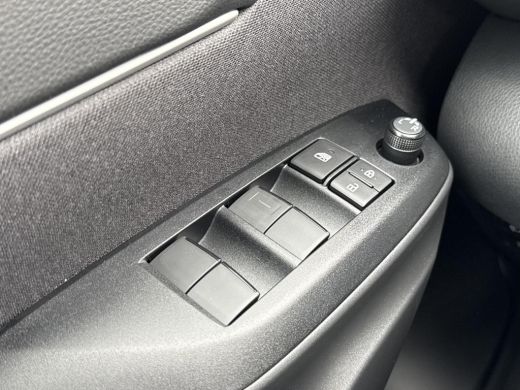 Toyota Yaris Cross 1.5 Hybrid 115 First Edition **STOEL EN STUURWIELVERWARMING/ ADAPTIEF CRUISE CONTROL/ KEYLESS/ PA... ActivLease financial lease