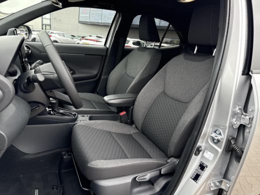 Toyota Yaris Cross 1.5 Hybrid 115 First Edition **STOEL EN STUURWIELVERWARMING/ ADAPTIEF CRUISE CONTROL/ KEYLESS/ PA... ActivLease financial lease