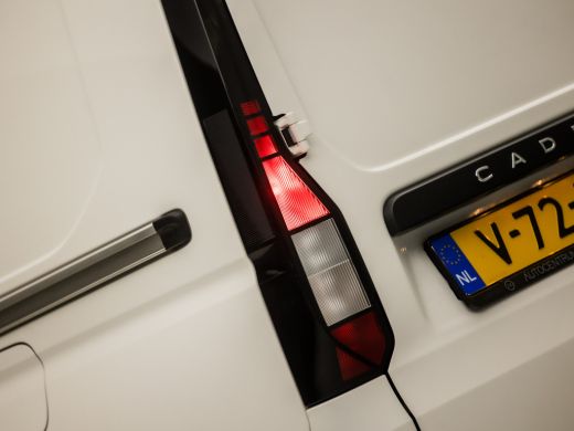 Volkswagen Caddy 1.5 TSI Exclusive (GRIJS KENTEKEN, BENZINE, DUBBELE SCHUIFDEUREN, SCHERM, PARKEERSENSOREN, BLUETO... ActivLease financial lease