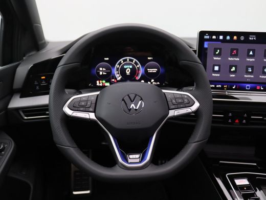 Volkswagen Golf 1.5 eHybrid GTE 272PK DSG Pano-Schuifdak, 360gr. Camera, Adaptieve Cruise Controle, Keyless, Side... ActivLease financial lease