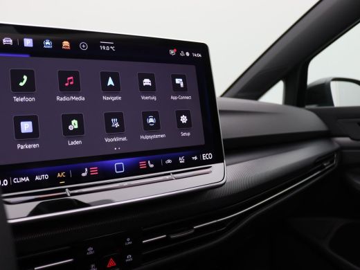 Volkswagen Golf 1.5 eHybrid GTE 272PK DSG Pano-Schuifdak, 360gr. Camera, Adaptieve Cruise Controle, Keyless, Side... ActivLease financial lease