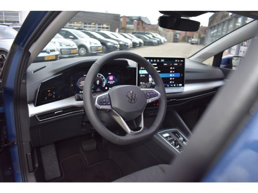 Volkswagen Golf Life Edition eHybrid TREKHAAK | APP. CONNECT | ADAPT. CRUISE | STOELVERWARMING |DAB | LED ActivLease financial lease