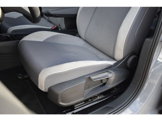 Volkswagen ID.3 204PK 58KWH FIRST PLUS | STOELEN + SPIEGELS VERW. | CAMERA. ACHTER | ADAPT. CRUISE | APP. CONNECT... ActivLease financial lease