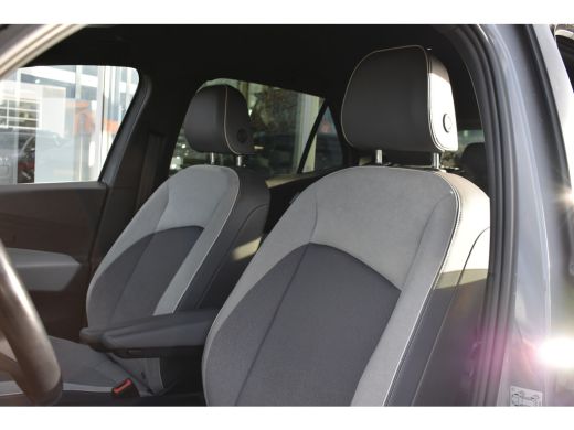 Volkswagen ID.3 204PK 58KWH FIRST PLUS | STOELEN + SPIEGELS VERW. | CAMERA. ACHTER | ADAPT. CRUISE | APP. CONNECT... ActivLease financial lease