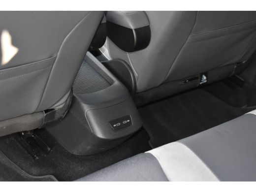 Volkswagen ID.3 204PK 58KWH FIRST PLUS | STOELEN + SPIEGELS VERW. | CAMERA. ACHTER | ADAPT. CRUISE | APP. CONNECT... ActivLease financial lease