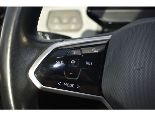 Volkswagen ID.3 204PK 58KWH FIRST PLUS | STOELEN + SPIEGELS VERW. | CAMERA. ACHTER | ADAPT. CRUISE | APP. CONNECT... ActivLease financial lease