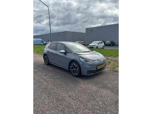 Volkswagen ID.3 204PK 58KWH FIRST PLUS STOELEN + SPIEGELS VERW. | CAMERA. ACHTER | ADAPT. CRUISE | APP. CONNECT |... ActivLease financial lease