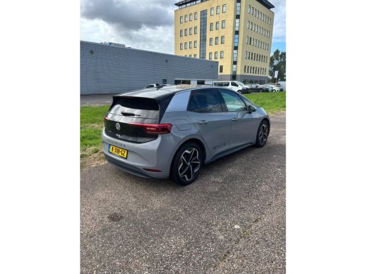 Volkswagen ID.3 204PK 58KWH FIRST PLUS STOELEN + SPIEGELS VERW. | CAMERA. ACHTER | ADAPT. CRUISE | APP. CONNECT |... ActivLease financial lease