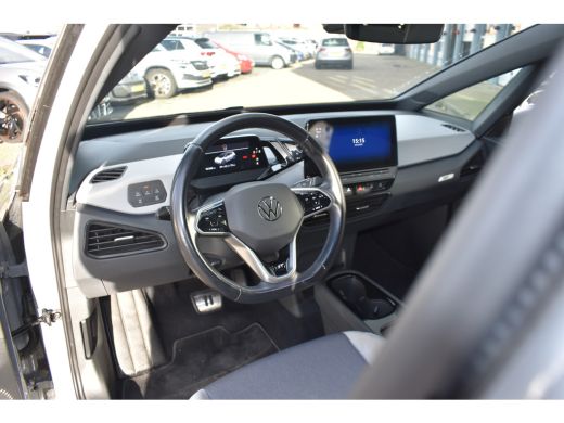 Volkswagen ID.3 204PK 58KWH FIRST PLUS | STOELEN + SPIEGELS VERW. | CAMERA. ACHTER | ADAPT. CRUISE | APP. CONNECT... ActivLease financial lease