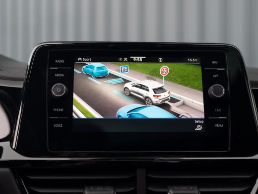 Volkswagen T-Roc 1.5 TSI R-Line Business | Panodak | Beats | Keyless | Trekhaak afnb | IQ Light | Side Assist | Pr... ActivLease financial lease