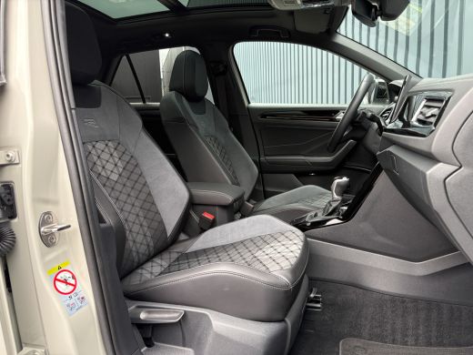 Volkswagen T-Roc 1.5 TSI R-Line Business | Panodak | Beats | Keyless | Trekhaak afnb | IQ Light | Side Assist | Pr... ActivLease financial lease