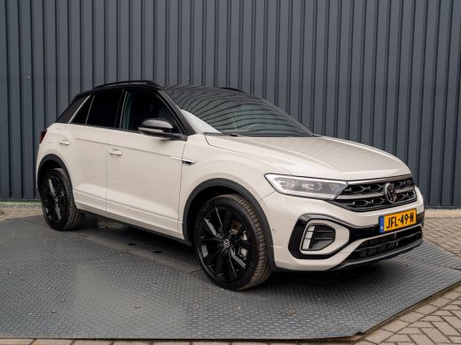 Volkswagen T-Roc 1.5 TSI R-Line Business | Panodak | Beats | Keyless | Trekhaak afnb | IQ Light | Side Assist | Pr... ActivLease financial lease