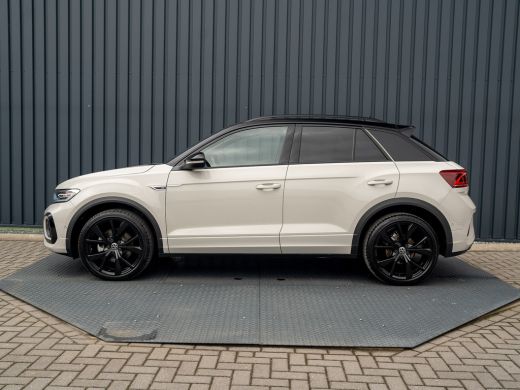Volkswagen T-Roc 1.5 TSI R-Line Business | Panodak | Beats | Keyless | Trekhaak afnb | IQ Light | Side Assist | Pr... ActivLease financial lease