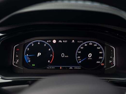 Volkswagen T-Roc 1.5 TSI R-Line Business | Panodak | Beats | Keyless | Trekhaak afnb | IQ Light | Side Assist | Pr... ActivLease financial lease