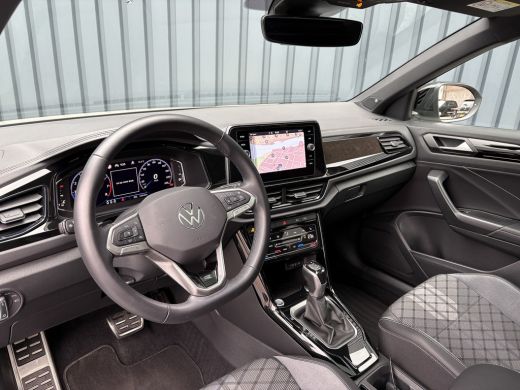 Volkswagen T-Roc 1.5 TSI R-Line Business | Panodak | Beats | Keyless | Trekhaak afnb | IQ Light | Side Assist | Pr... ActivLease financial lease