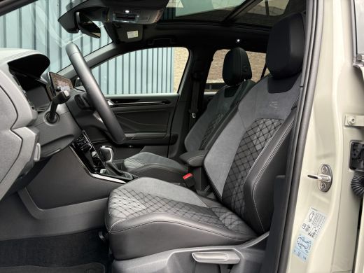 Volkswagen T-Roc 1.5 TSI R-Line Business | Panodak | Beats | Keyless | Trekhaak afnb | IQ Light | Side Assist | Pr... ActivLease financial lease
