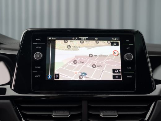 Volkswagen T-Roc 1.5 TSI R-Line Business | Panodak | Beats | Keyless | Trekhaak afnb | IQ Light | Side Assist | Pr... ActivLease financial lease