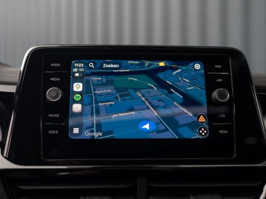 Volkswagen T-Roc 1.5 TSI R-Line | Panodak | Keyless | Side Assist | Elk. A-klep | IQ Light | Camera | Prijs Rijkla... ActivLease financial lease