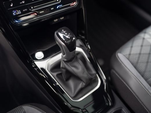 Volkswagen T-Roc 1.5 TSI R-Line | Panodak | Keyless | Side Assist | Elk. A-klep | IQ Light | Camera | Prijs Rijkla... ActivLease financial lease