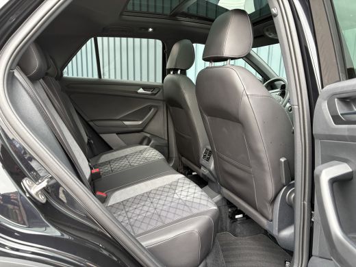 Volkswagen T-Roc 1.5 TSI R-Line | Panodak | Keyless | Side Assist | Elk. A-klep | IQ Light | Camera | Prijs Rijkla... ActivLease financial lease