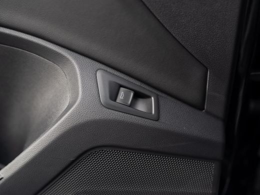 Volkswagen T-Roc 1.5 TSI R-Line | Panodak | Keyless | Side Assist | Elk. A-klep | IQ Light | Camera | Prijs Rijkla... ActivLease financial lease