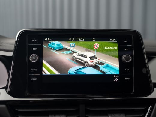 Volkswagen T-Roc 1.5 TSI R-Line | Panodak | Keyless | Side Assist | Elk. A-klep | IQ Light | Camera | Prijs Rijkla... ActivLease financial lease