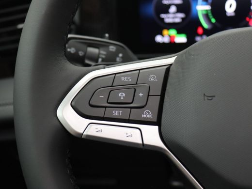 Volkswagen Tiguan 1.5 eHybrid Life Edition 204PK DSG Pano-Schuifdak, Trekhaak, 19" LM Velgen, Adaptieve Cruise Cont... ActivLease financial lease