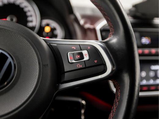 Volkswagen up! 1.0 TSI GTI (STOELVERWARMING, BLUETOOTH, SFEERVERLICHTING, GETINT GLAS, SPORTSTOELEN, LM VELGEN, ... ActivLease financial lease