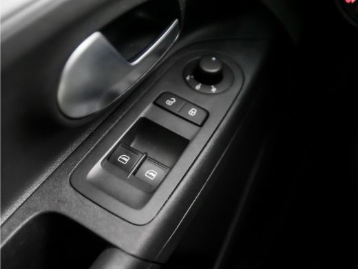 Volkswagen up! 1.0 TSI GTI (STOELVERWARMING, BLUETOOTH, SFEERVERLICHTING, GETINT GLAS, SPORTSTOELEN, LM VELGEN, ... ActivLease financial lease