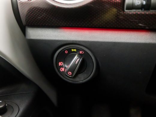 Volkswagen up! 1.0 TSI GTI (STOELVERWARMING, BLUETOOTH, SFEERVERLICHTING, GETINT GLAS, SPORTSTOELEN, LM VELGEN, ... ActivLease financial lease