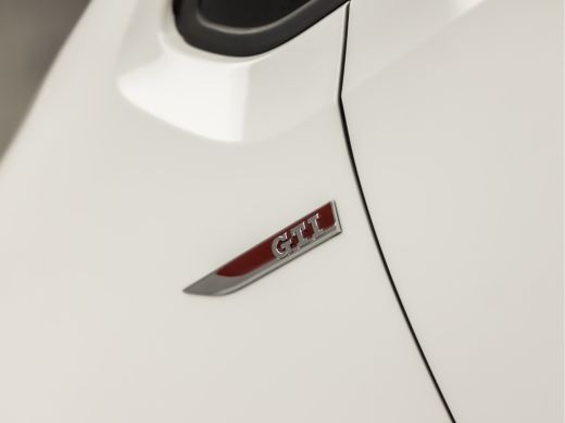 Volkswagen up! 1.0 TSI GTI (STOELVERWARMING, BLUETOOTH, SFEERVERLICHTING, GETINT GLAS, SPORTSTOELEN, LM VELGEN, ... ActivLease financial lease