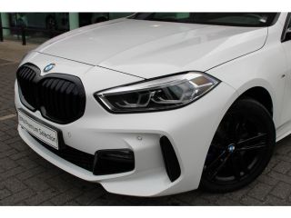 BMW 1 Serie 118i M Sport Automaat / Sportstoelen / LED / M Sportonderstel / Live Cockpit Professional / Cruis...