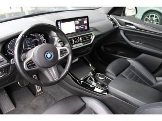 BMW X3 xDrive30e High Executive M Sport Automaat / Panoramadak / Trekhaak / Sportstoelen / LED / Parking...