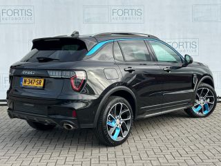 Lynk & Co 01 1.5 4X ZWART OP VOORRAAD! NL AUTO | CAMERA | PANO |