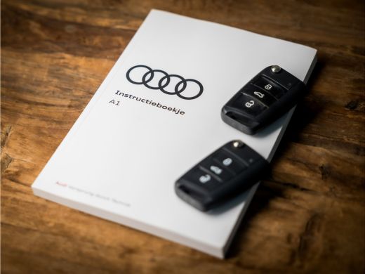 Audi A1 Sportback Sportback 30 TFSI Sport (APPLE CARPLAY, CLIMATE, LED KOPLAMPEN, GETINT GLAS, SFEERVERLICHTING, SP... ActivLease financial lease