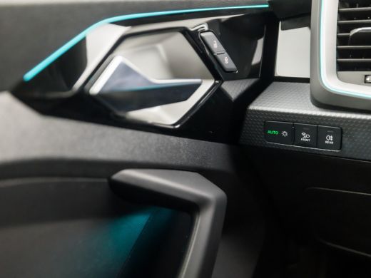 Audi A1 Sportback Sportback 30 TFSI Sport (APPLE CARPLAY, CLIMATE, LED KOPLAMPEN, GETINT GLAS, SFEERVERLICHTING, SP... ActivLease financial lease