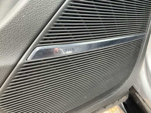 Audi SQ8 4.0 TDI NightVision Carboninleg B&O 4Wielsturing Sfeerverl HUD 360° Trekhaak ActivLease financial lease