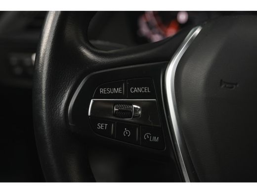 BMW 1 Serie 118i Sport Line Automaat / Sportstoelen / Achteruitrijcamera / LED / Cruise Control / Live Cockpi... ActivLease financial lease