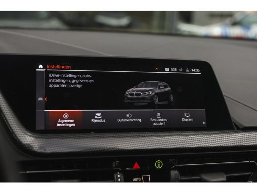 BMW 1 Serie 118i Sport Line Automaat / Sportstoelen / Achteruitrijcamera / LED / Cruise Control / Live Cockpi... ActivLease financial lease