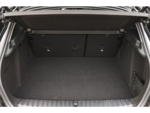 BMW 1 Serie 118i Sport Line Automaat / Sportstoelen / Achteruitrijcamera / LED / Cruise Control / Live Cockpi... ActivLease financial lease