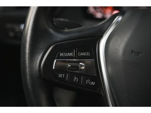 BMW 1 Serie 118i Sport Line Automaat / Sportstoelen / Achteruitrijcamera / LED / Live Cockpit Professional / ... ActivLease financial lease