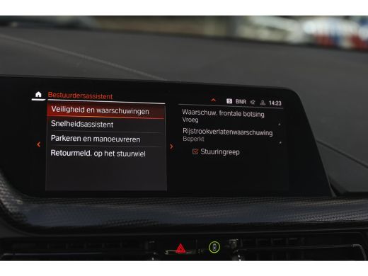 BMW 1 Serie 118i Sport Line Automaat / Sportstoelen / Achteruitrijcamera / LED / Live Cockpit Professional / ... ActivLease financial lease