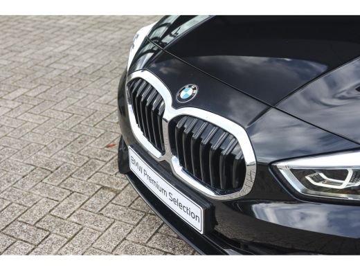 BMW 1 Serie 118i Sport Line Automaat / Sportstoelen / Achteruitrijcamera / LED / Live Cockpit Professional / ... ActivLease financial lease