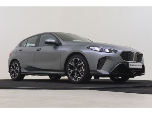 BMW 1 Serie 120 M Sport Automaat / Sportstoelen / M Adaptief onderstel / Comfort Access / Adaptieve LED / Par... ActivLease financial lease