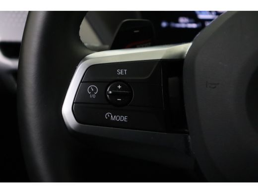 BMW 1 Serie 120 M Sport Automaat / Sportstoelen / M Adaptief onderstel / Comfort Access / Adaptieve LED / Par... ActivLease financial lease