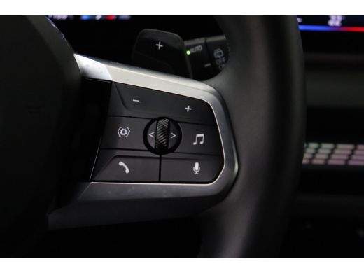 BMW 1 Serie 120 M Sport Automaat / Sportstoelen / M Adaptief onderstel / Comfort Access / Adaptieve LED / Par... ActivLease financial lease